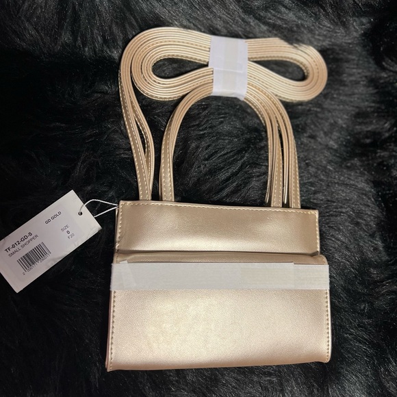 Small gold Telfar - Picture 4 of 7